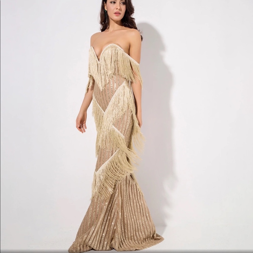 💛 V-Neck Gold Fringed Stripe Glitter Long Dress (WORN ONCE) - Picture 3 of 6